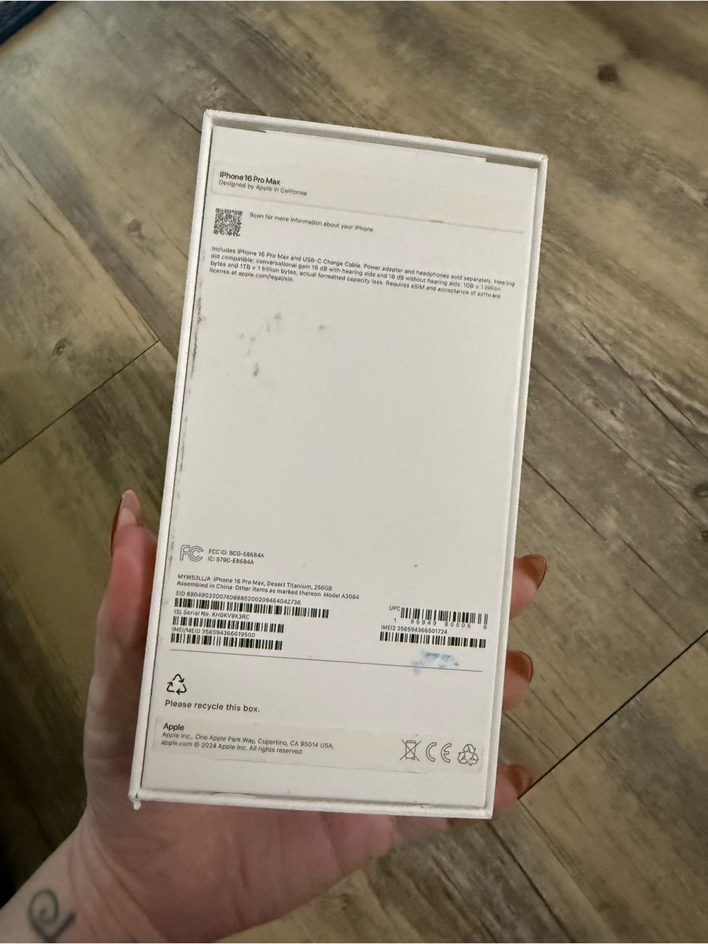 Empty Apple Boxes - Picture 9 of 16